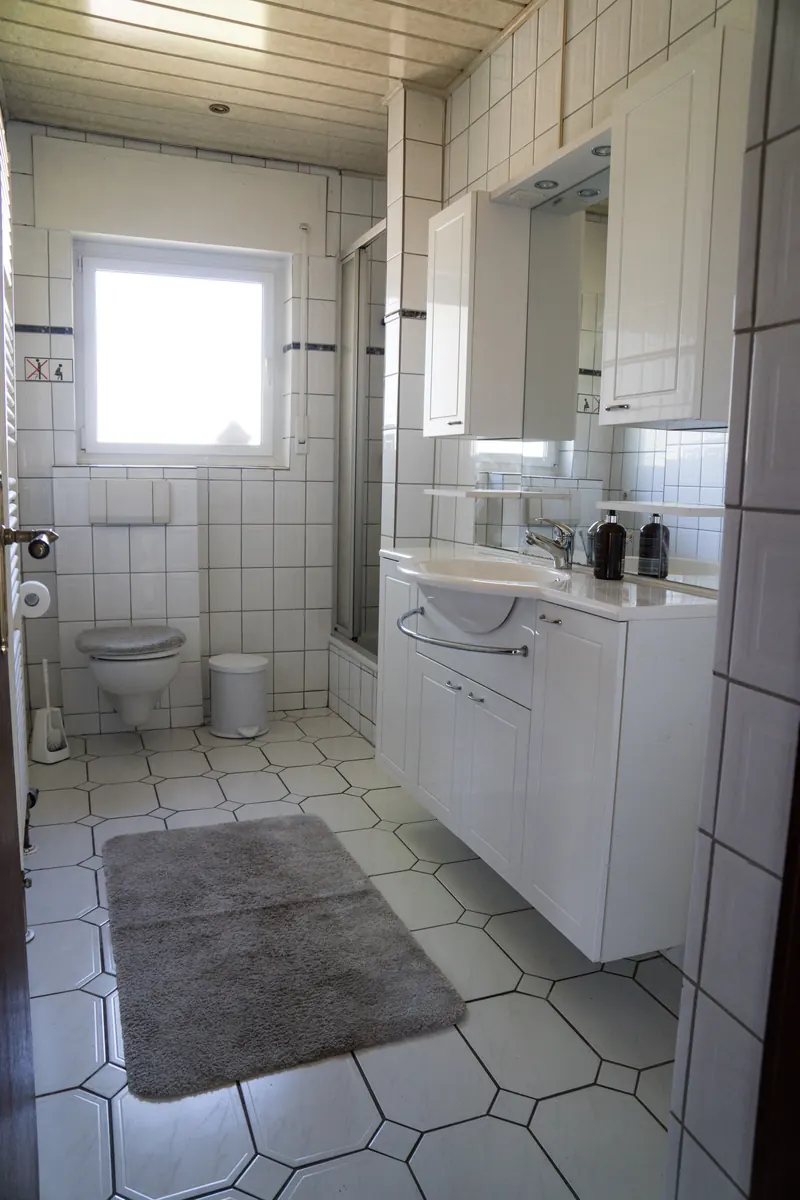 Badezimmer im Erdgeschoss